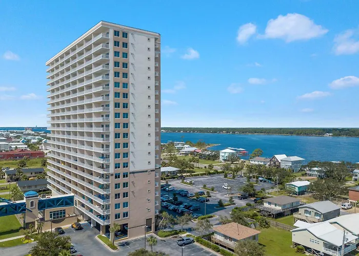 Crystal Tower 809 *